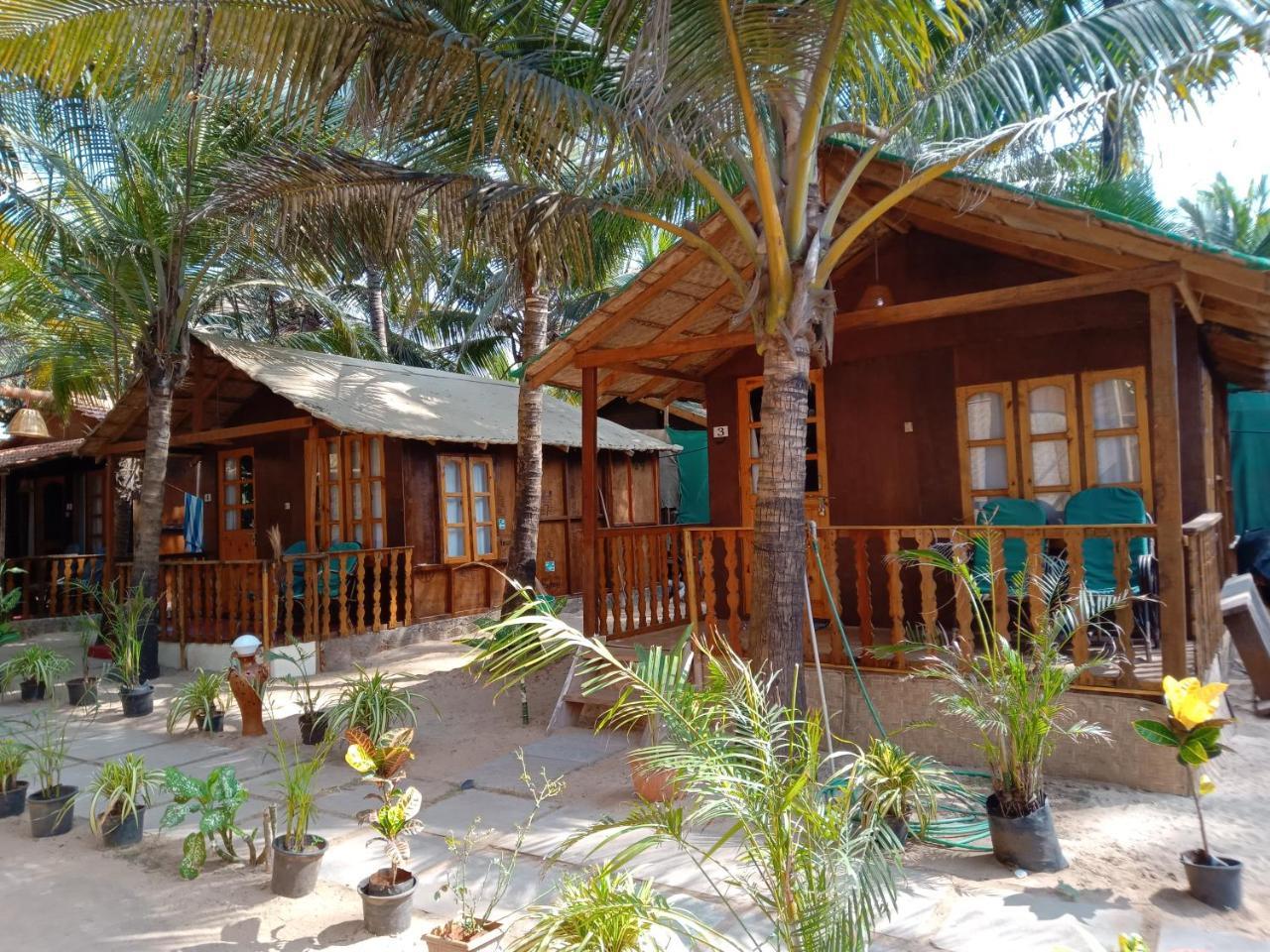 Swa Tantra Cafe Hotel Patnem Beach Exterior foto